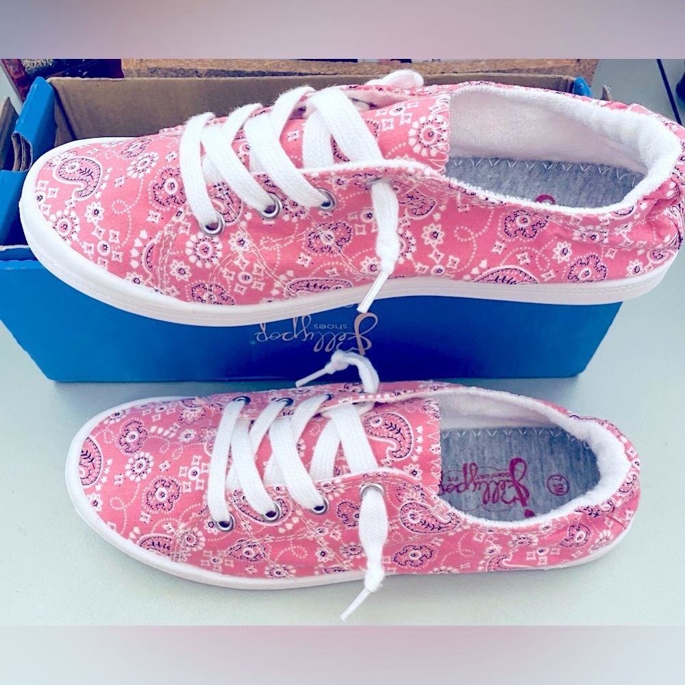 Jellypop Pink and White Bandanna Print Sneakers NIB 7.5